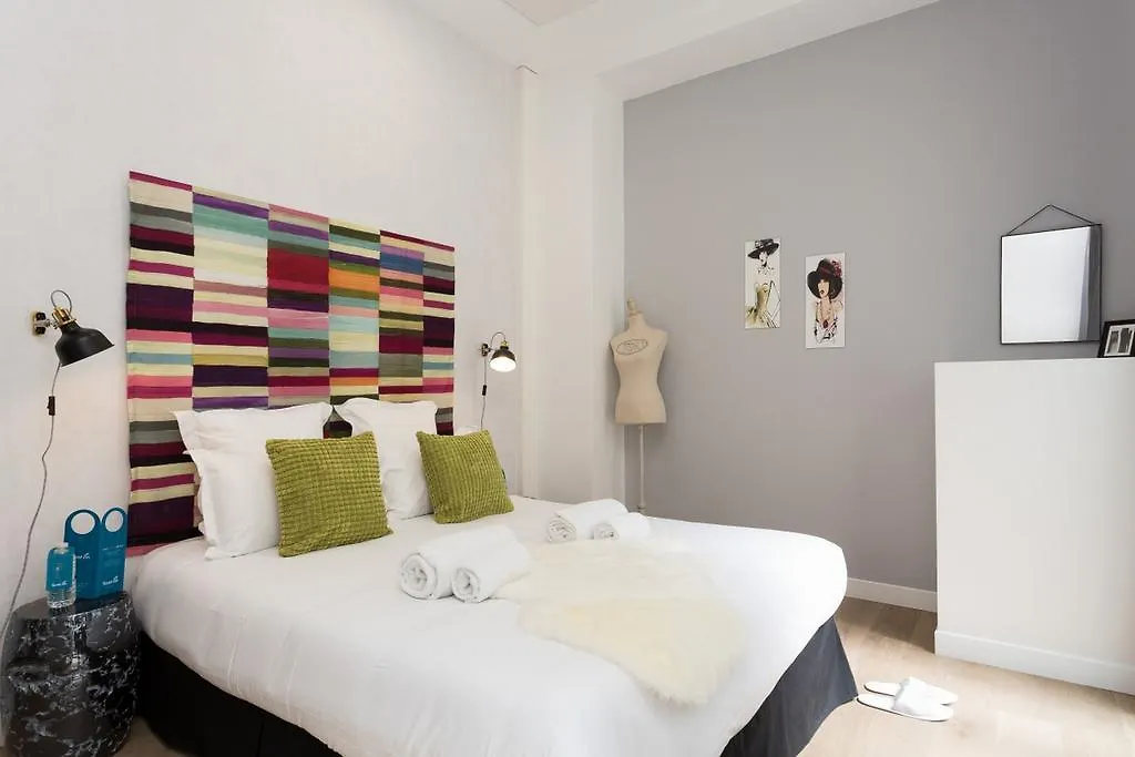 96 M2, 3 Yatak Odalı, 1 Banyolu , 2nd - Louvre - Bourse Bölgesinde Daire Paris